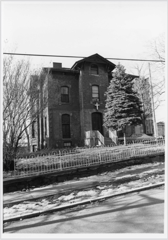 Bell PlaceLocust Hill Avenue Historic District Clio